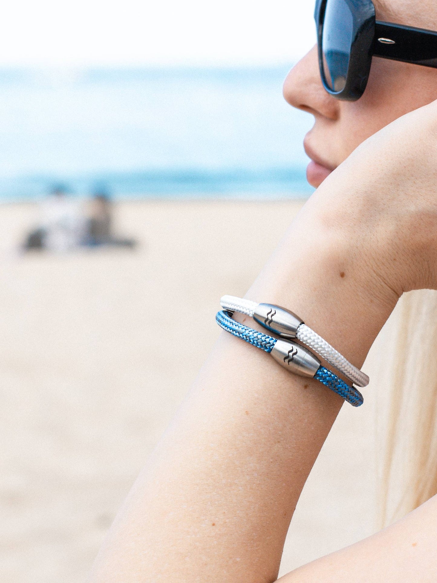 AQUA BEACH Magnetic Bracelet STAND PK-RECYCLED PLASTIC x 24 