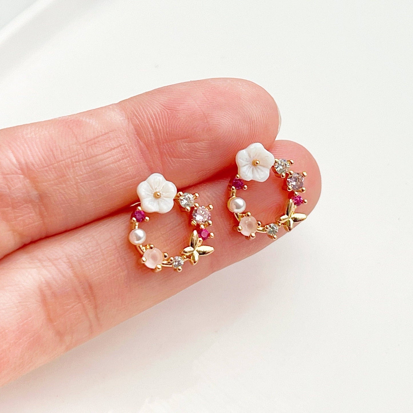 Ninaouity Gold Flower Wreath Earrings - with Pink Crystal Mini Pearl: Earrings