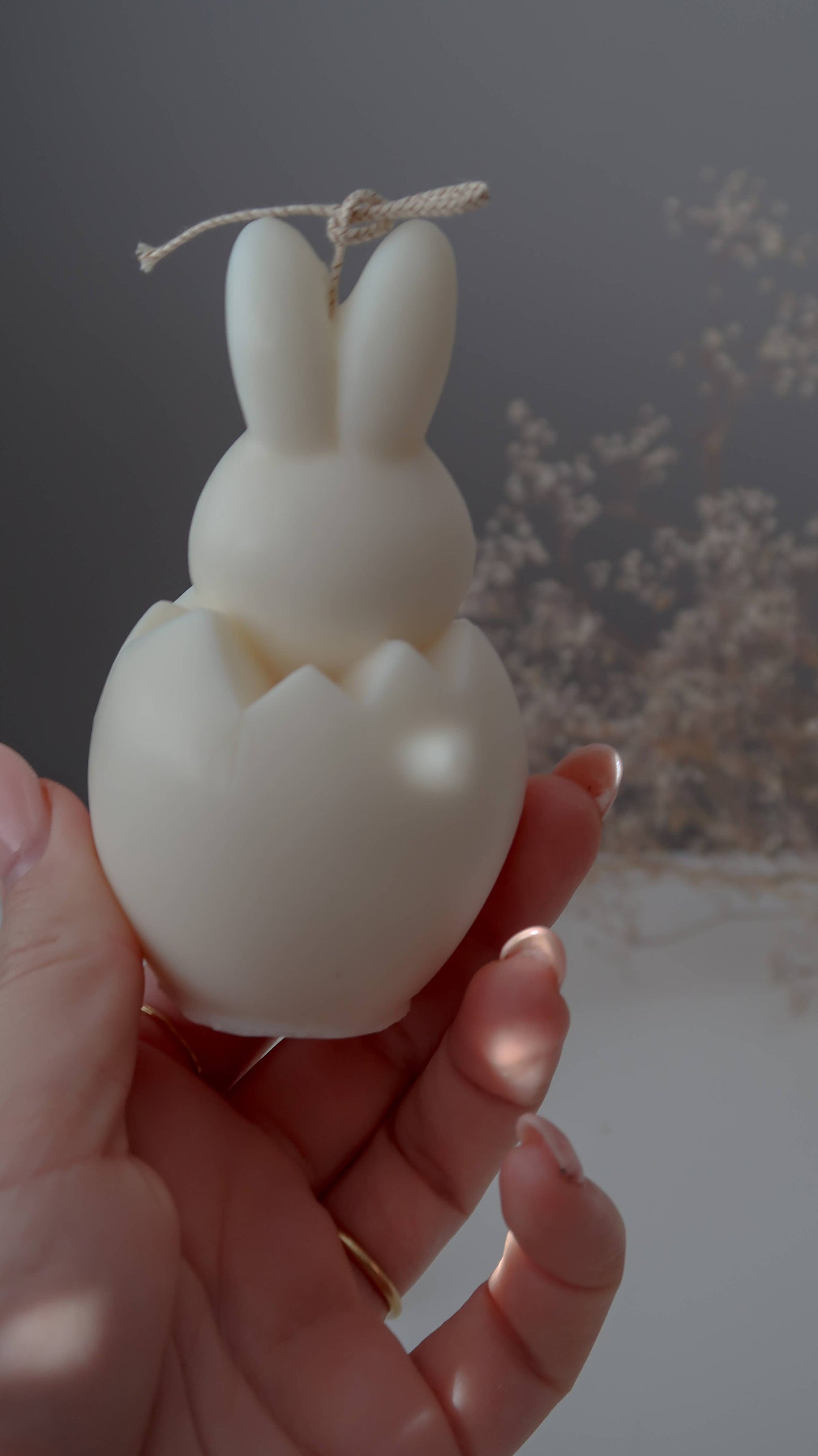 Jeune Home - Eggshell Easter bunny candle | Easter