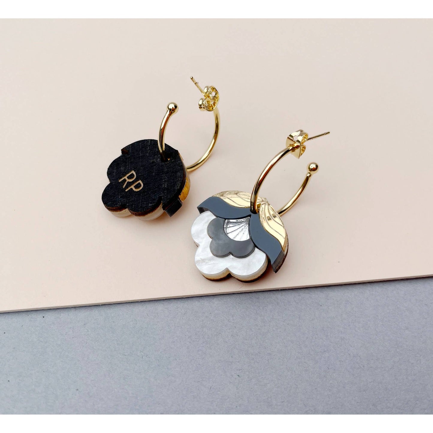 Rosa Pietsch - Anna Retro Flower Hoop Earrings: Metallic