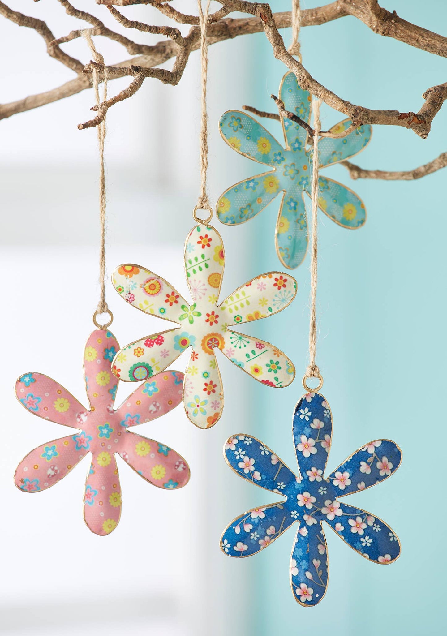 Namaste - Ditsy Floral Daisy Metal Decoration