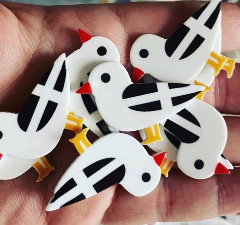 Jewells - Seagull or Puffin resin hair grip clip