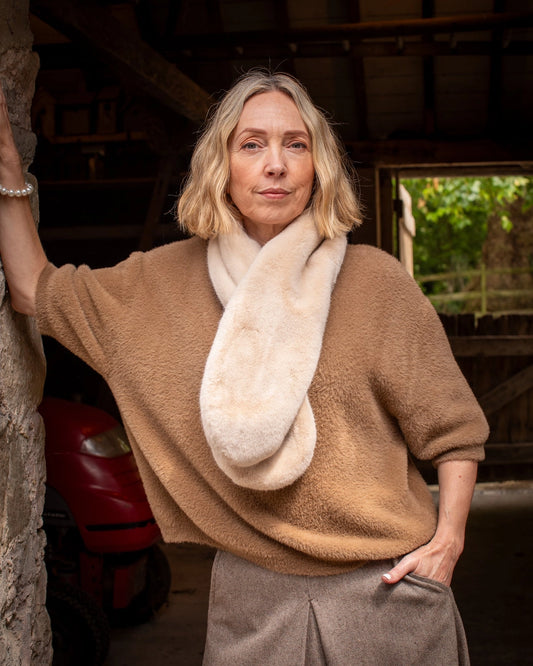 Chalk UK - Verity scarf - flat fur - labrador