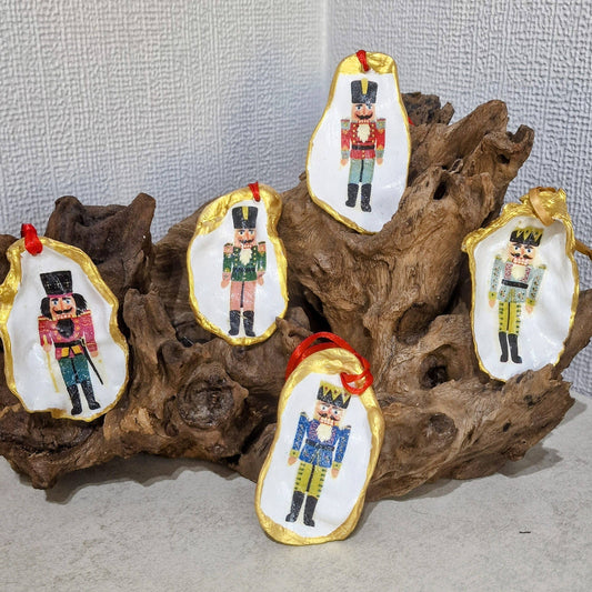 Christmas Ornaments 5 x Nutcrackers Oyster Shell Decoration